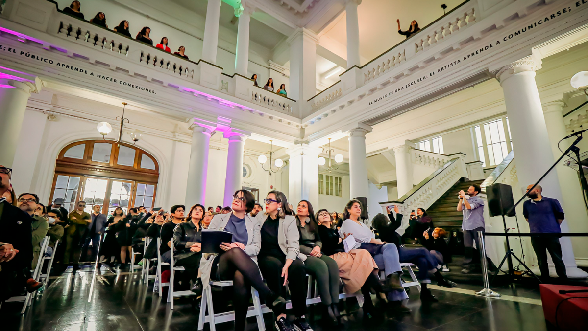 CON CEREMONIA EN EL MAC, BALMACEDA ARTE JOVEN CELEBRA 30 AÑOS DE VIDA